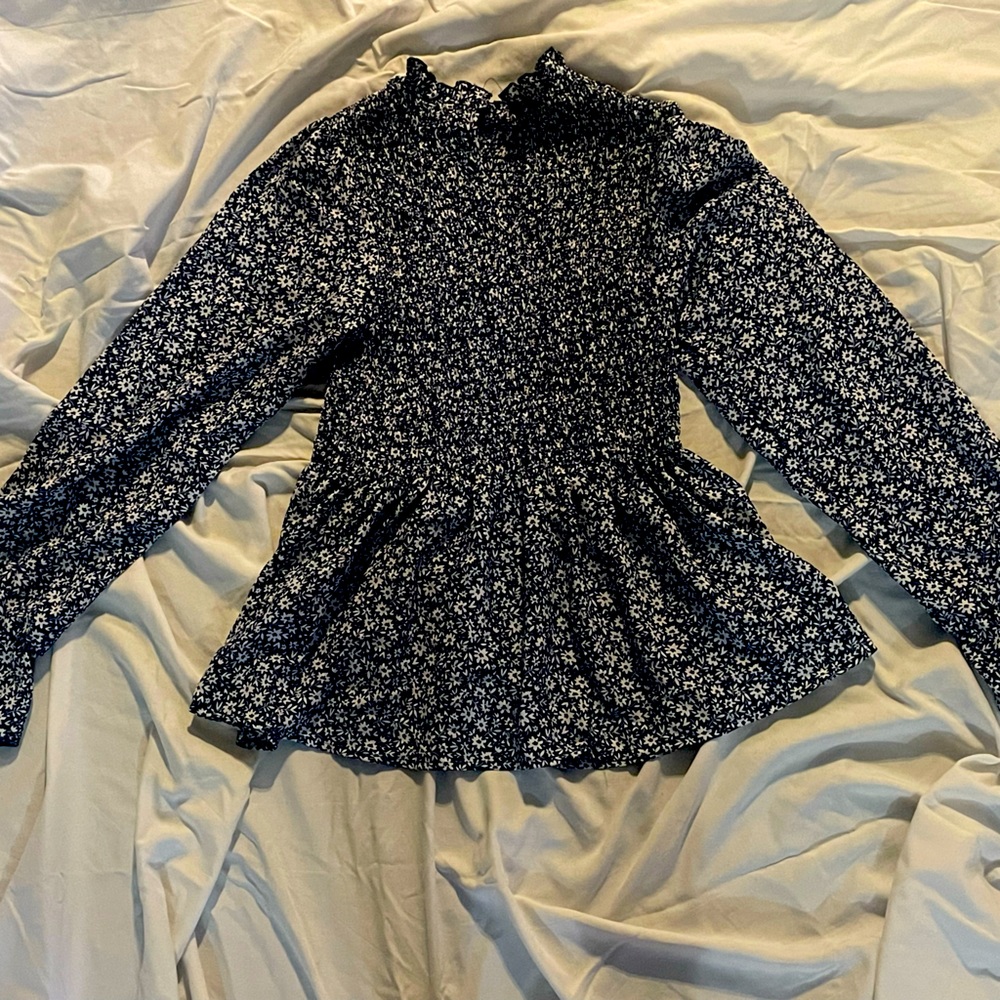 Mi ami small ruffled blouse
